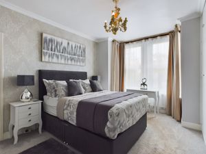 Master bedroom- click for photo gallery